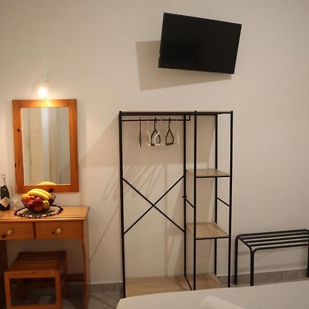 Pension St.George Rooms & Studios Perivolos  Ngoại thất bức ảnh