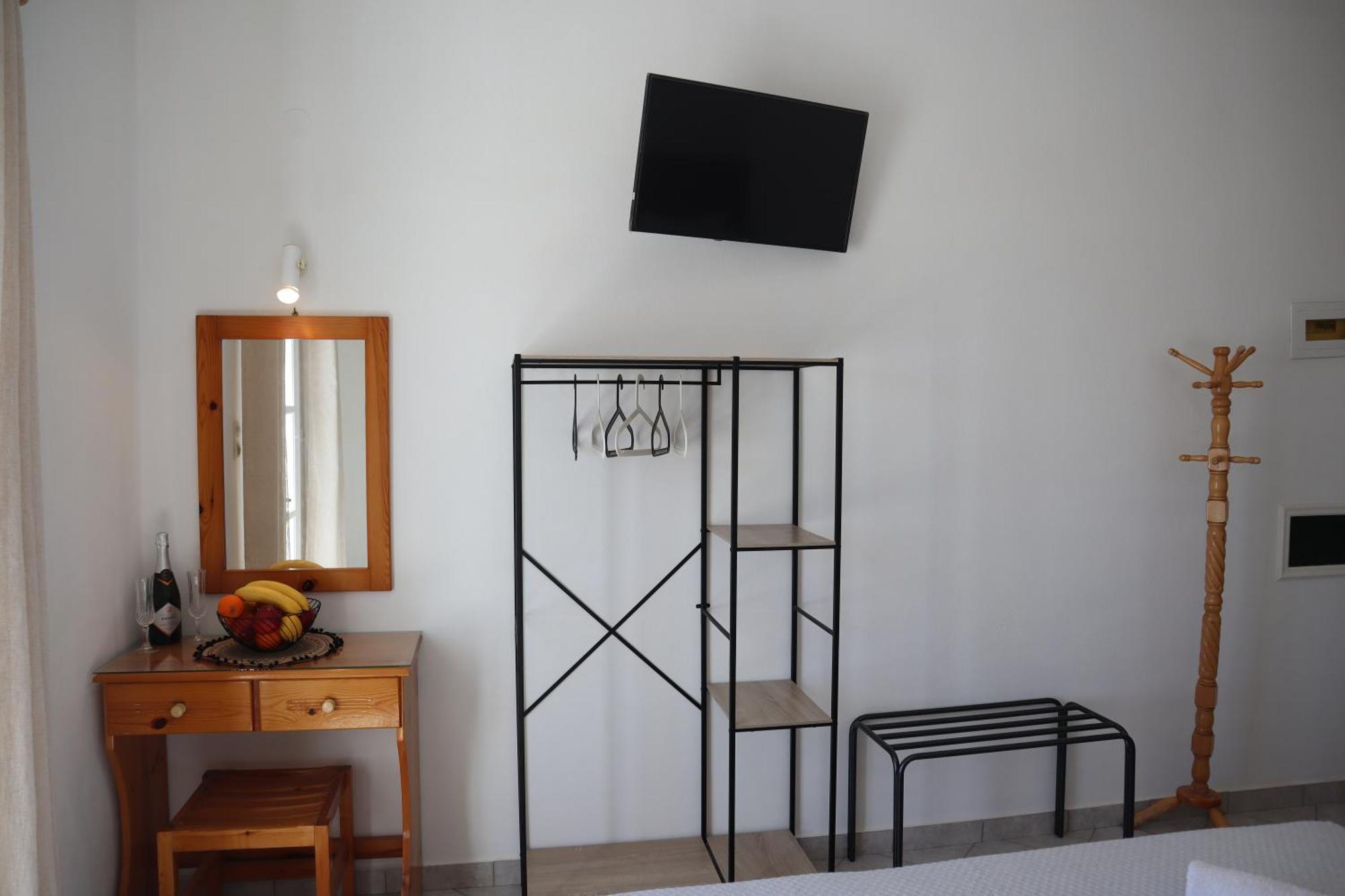 Pension St.George Rooms & Studios Perivolos  Ngoại thất bức ảnh