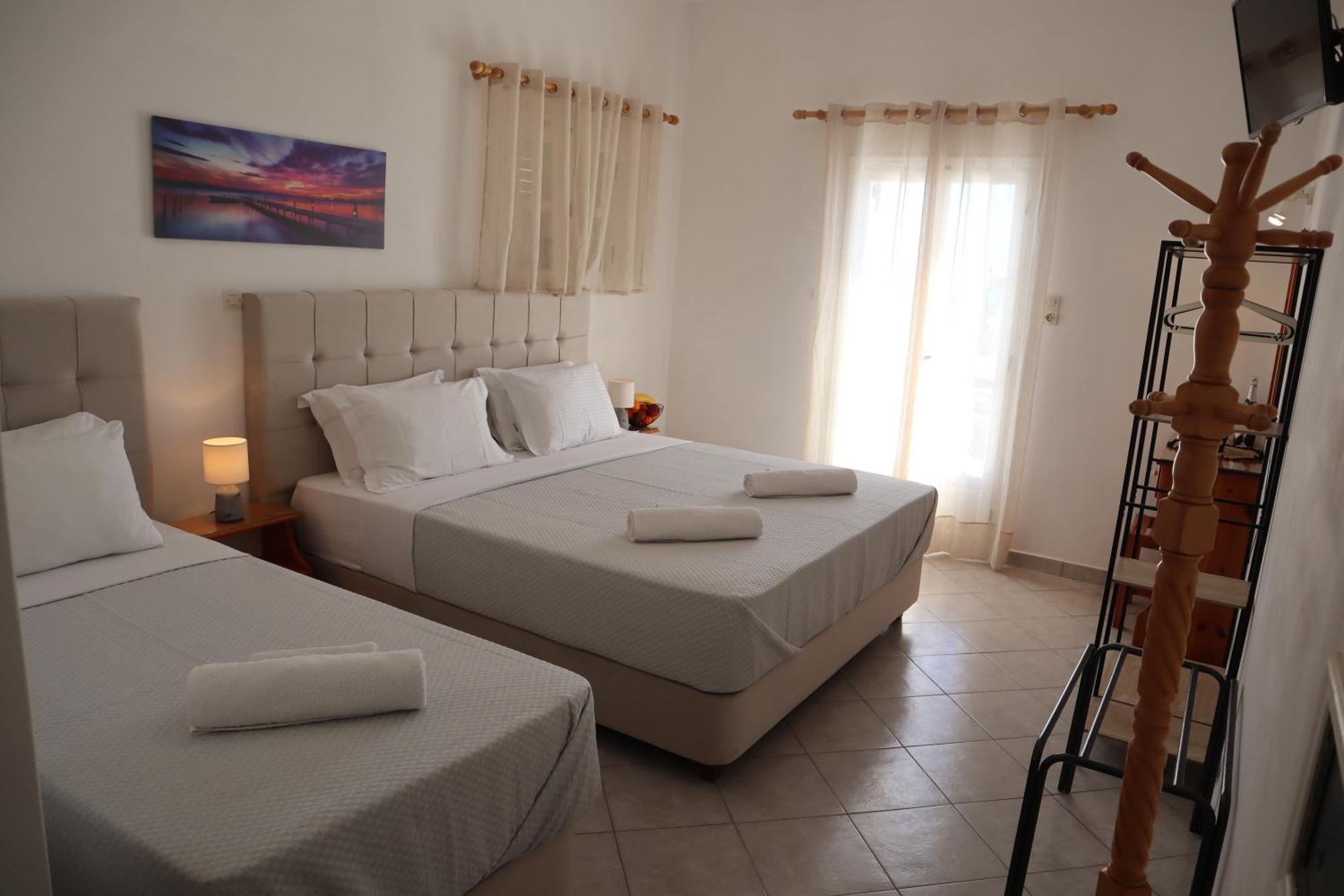 Pension St.George Rooms & Studios Perivolos  Ngoại thất bức ảnh