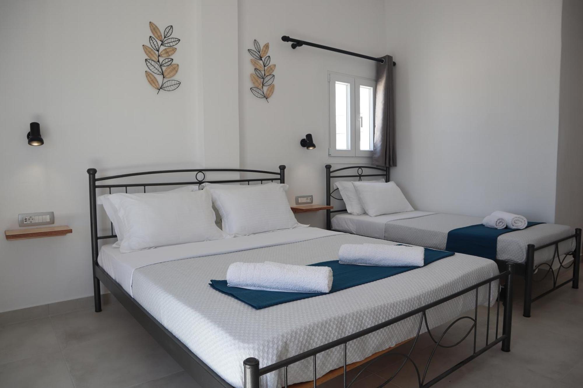 Pension St.George Rooms & Studios Perivolos  Ngoại thất bức ảnh