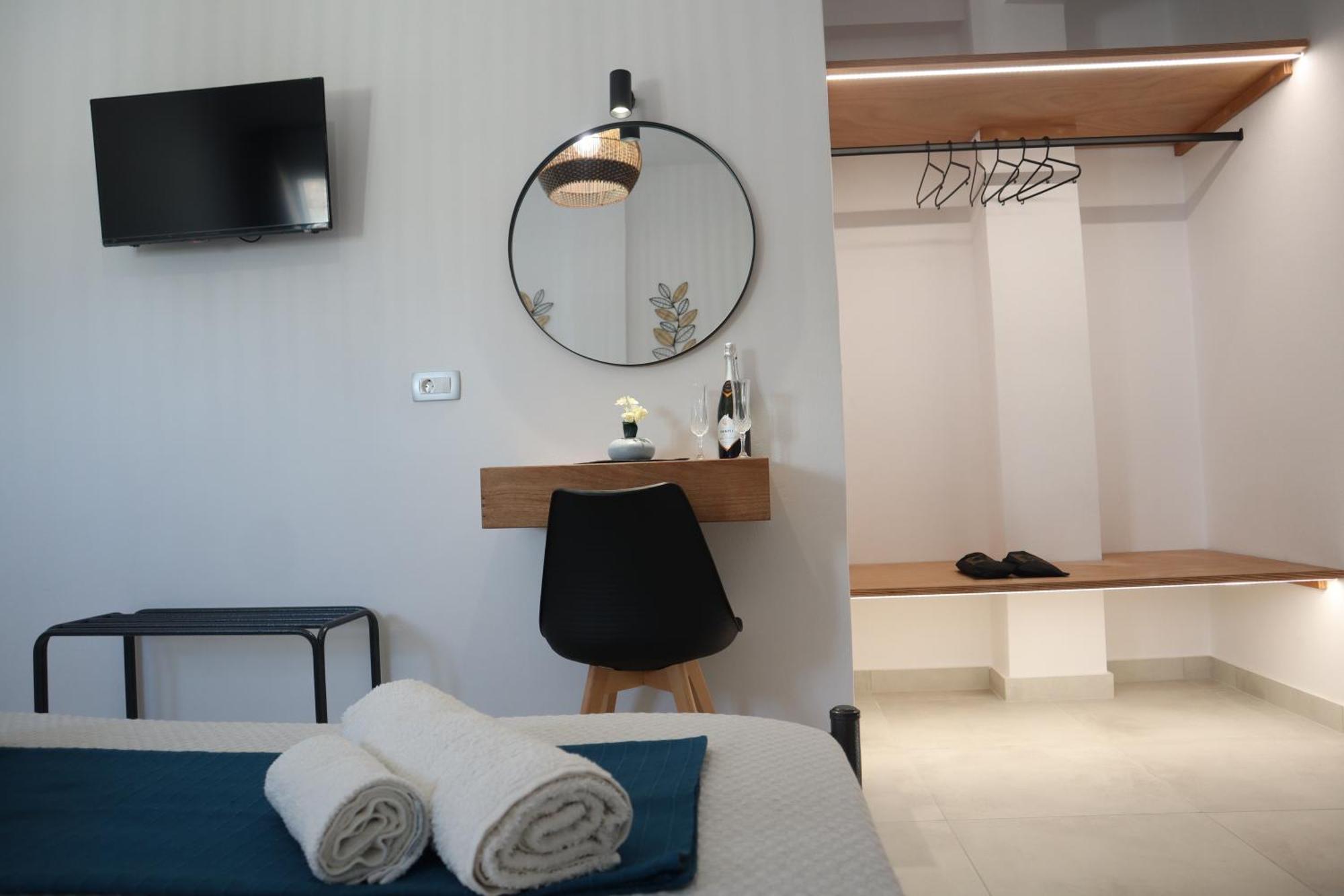 Pension St.George Rooms & Studios Perivolos  Ngoại thất bức ảnh