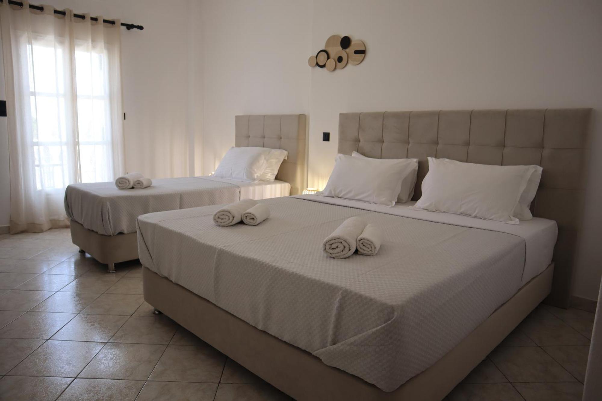 Pension St.George Rooms & Studios Perivolos  Ngoại thất bức ảnh