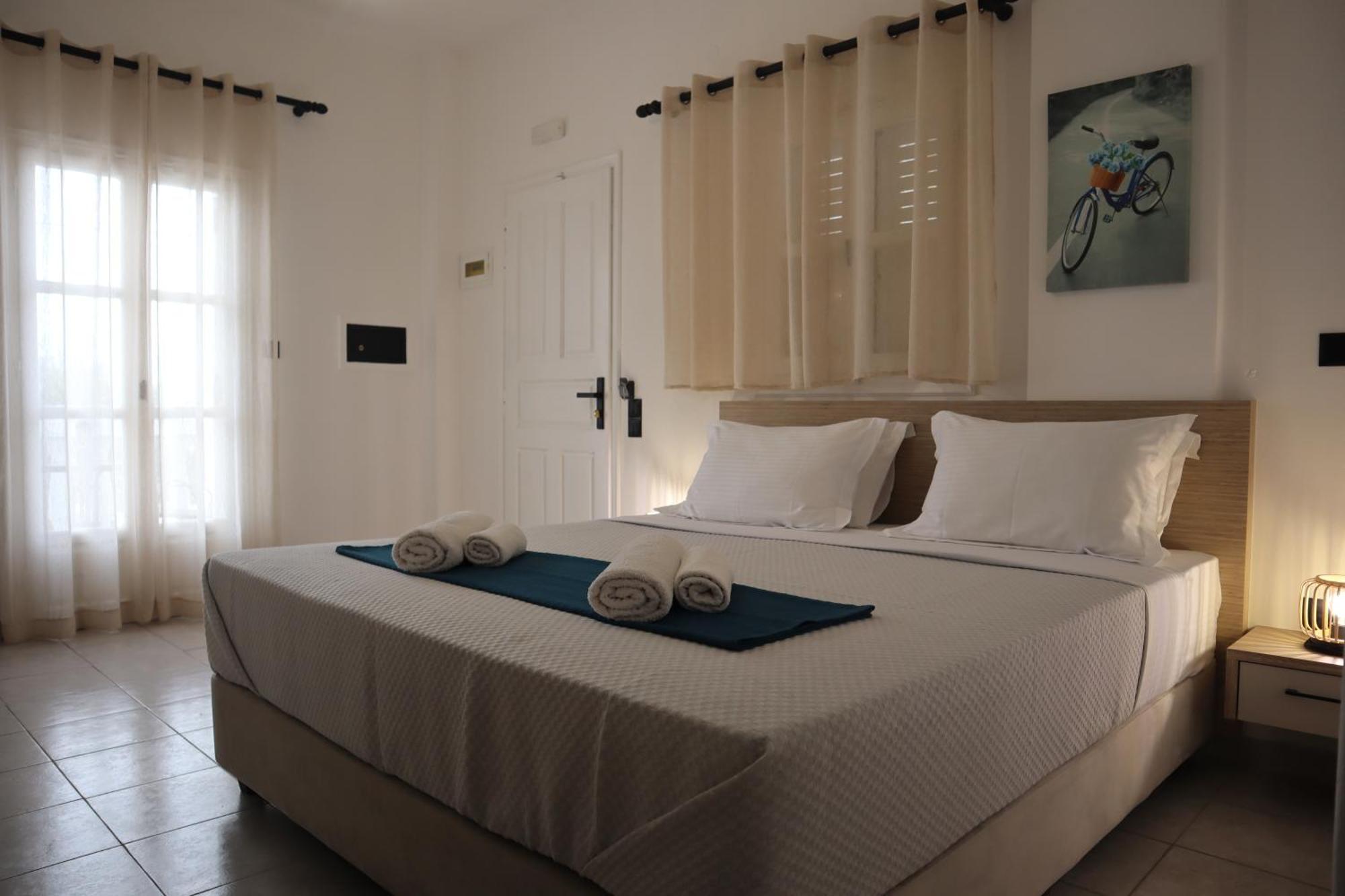 Pension St.George Rooms & Studios Perivolos  Ngoại thất bức ảnh