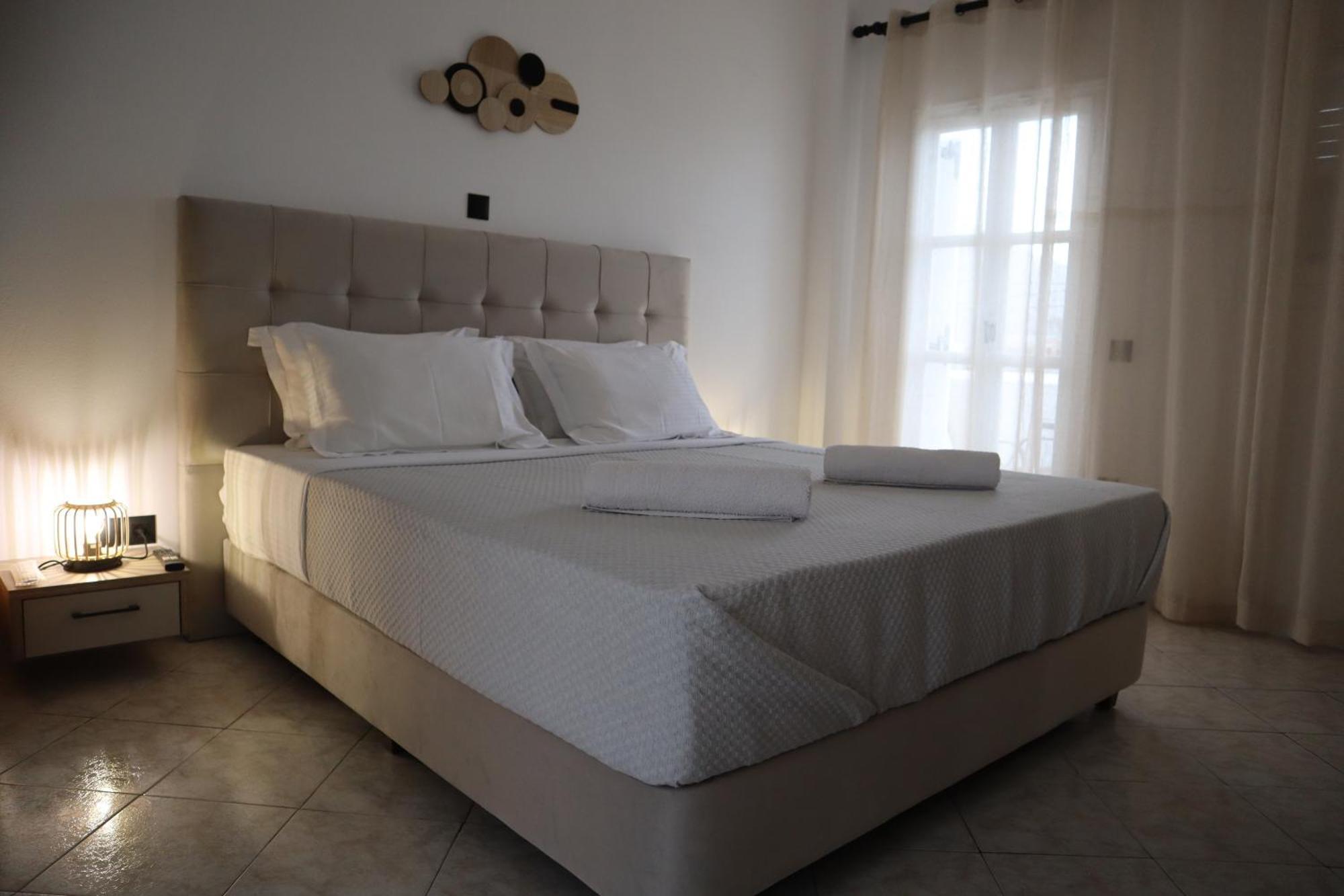 Pension St.George Rooms & Studios Perivolos  Ngoại thất bức ảnh